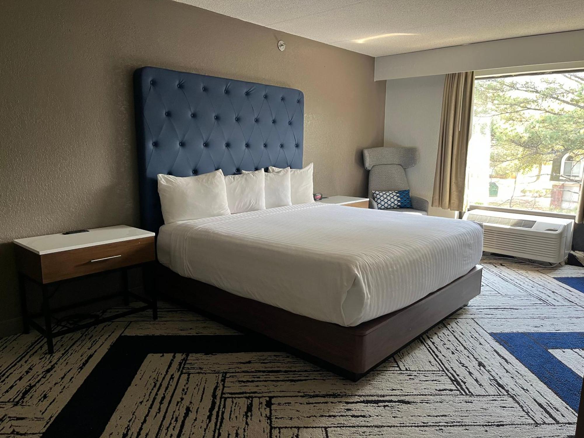 Sky Point Hotel & Suites - Atlanta Airport Forest Park Exterior photo