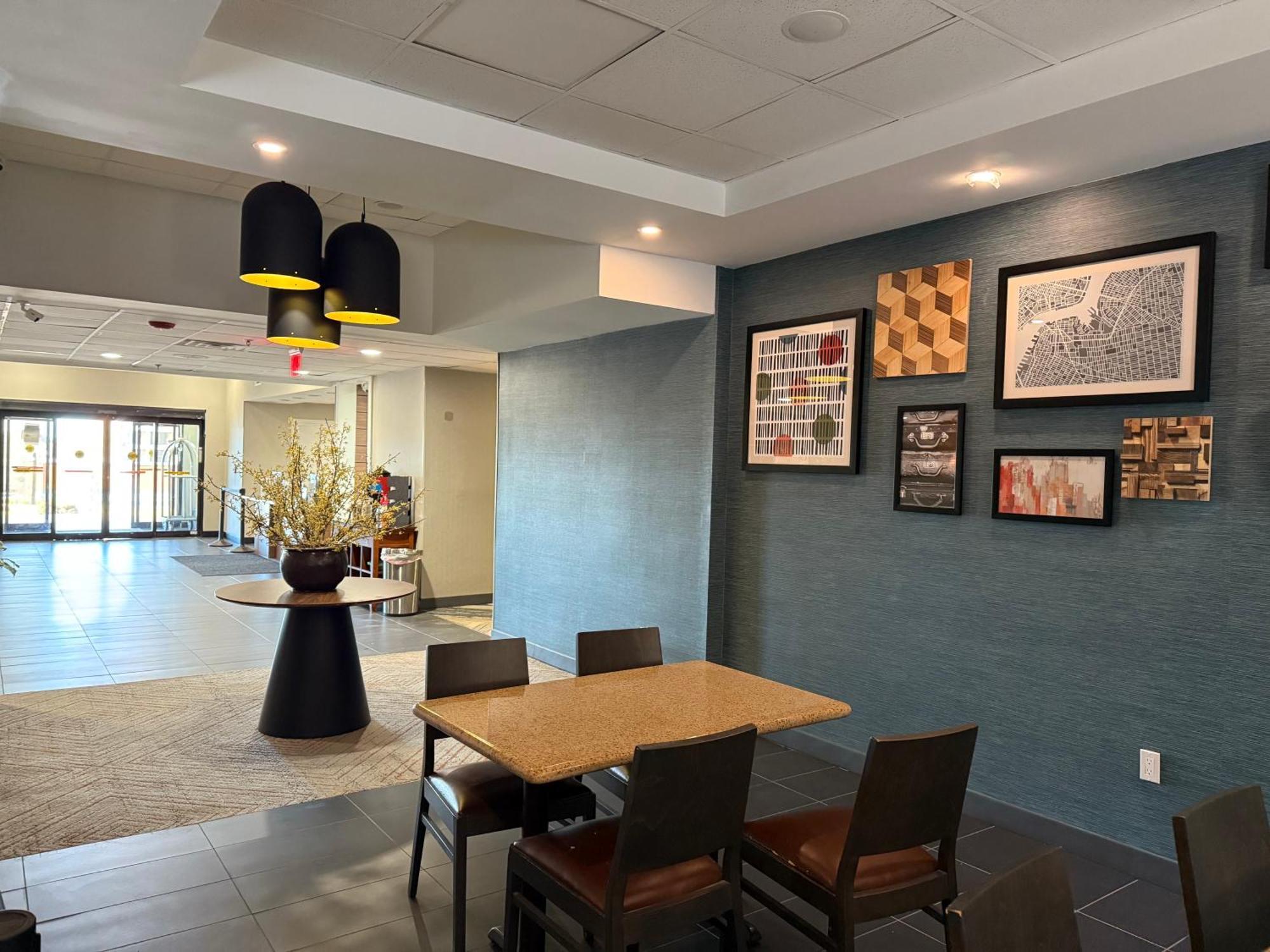Sky Point Hotel & Suites - Atlanta Airport Forest Park Exterior photo